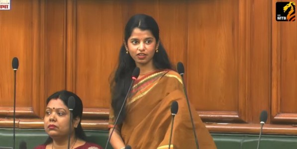 Maithili Thakur : रुग्णालय की मृत्यूचा सापळा? बिहार विधानसभेत आरोग्यमंत्र्यांनाच भिडल्या आमदार मैथिली ठाकूर