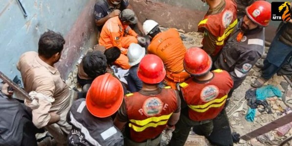 Karachi Pakistan Blast : पाकिस्तानच्या कराचीत झालेल्या भीषण स्फोटात १६ जणांचा मृत्यू; स्फोट नेमका कशामुळे झाला?