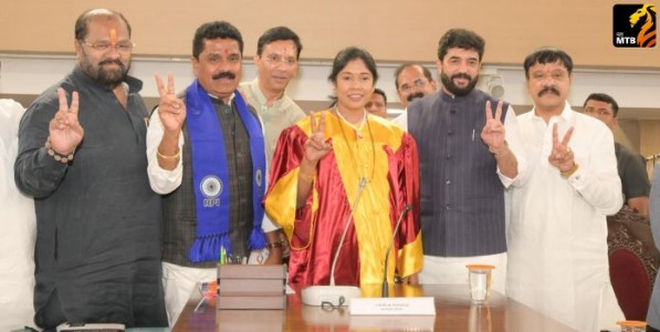 PMC Mayor : पुण्याच्या महापौरपदी मंजुषा नागपुरे तर उपमहापौरपदी परशुराम वाडेकर यांची बिनविरोध निवड