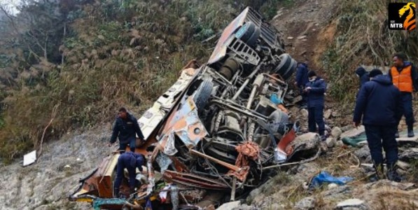 Nepal Bus Accident: नेपाळमध्ये भारतीय भाविकांची बस दरीत कोसळून ७ जणांचा मृत्यू