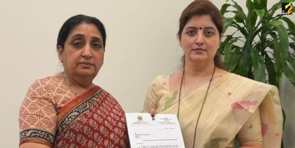 रुपाली चाकणकरांचा राजीनामा मुख्यमंत्र्यांकडे पाठवला; उपमुख्यमंत्री सुनेत्रा पवार यांची माहिती