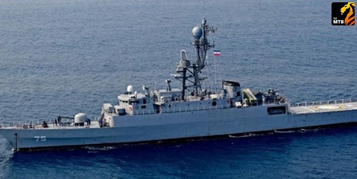 US submarine sinks Iranian warship