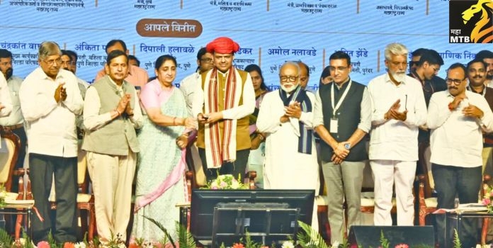 devendra fadanvis and sunetra pawar