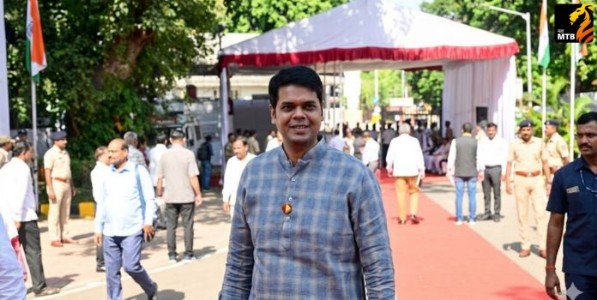 निरंजन : निरामय निरलस| निष्कलंक निर्भय|