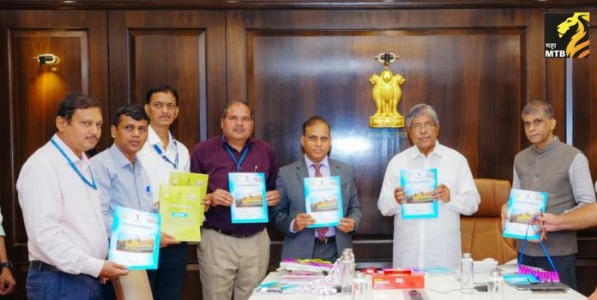 Parliamentary Affairs Department Handbook : संसदीय कार्य विभागाच्या प्रकाशित माहितीपुस्तिका सुशासनासाठी उपयुक्त ठरणार- उच्च व तंत्रशिक्षण आणि संसदीय कार्य मंत्री चंद्रकांत पाटील