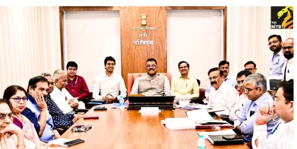 Marathi lessons for taxi drivers : मराठी साहित्यिक देणार टॅक्सीचालकांना मराठीचे धडे