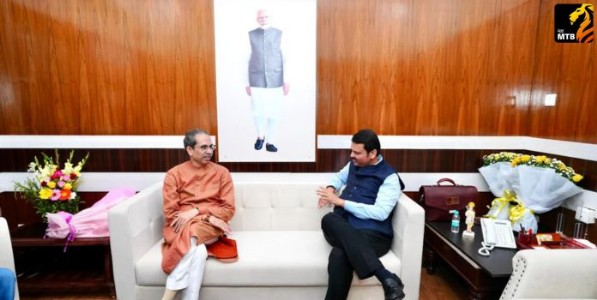 Devendra Fadnavis Uddhav Thackeray meeting: मध्यरात्री ‘वर्षा’वर गुप्त बैठक? फडणवीस-ठाकरे भेटीच्या चर्चांनी राजकारण तापलं..., पण सत्य काय?