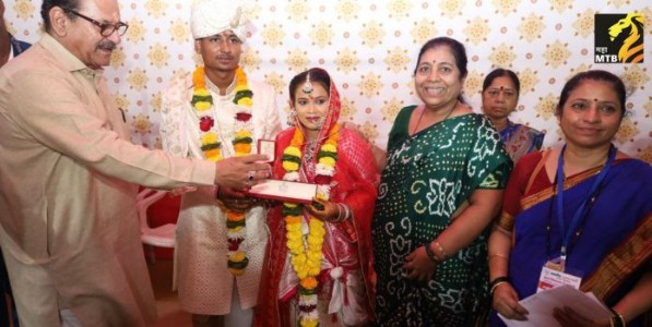 Social Initiative : सामाजिक बांधिलकीचा सुंदर आविष्कार: भव्य सामूहिक विवाह सोहळा! - मनिषा चौधरी