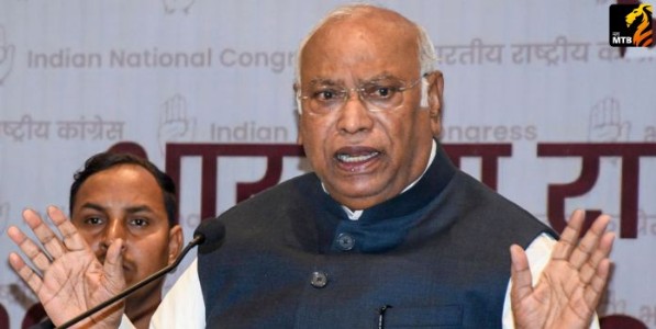 ‘त्या’ दोघी आणि खर्गे