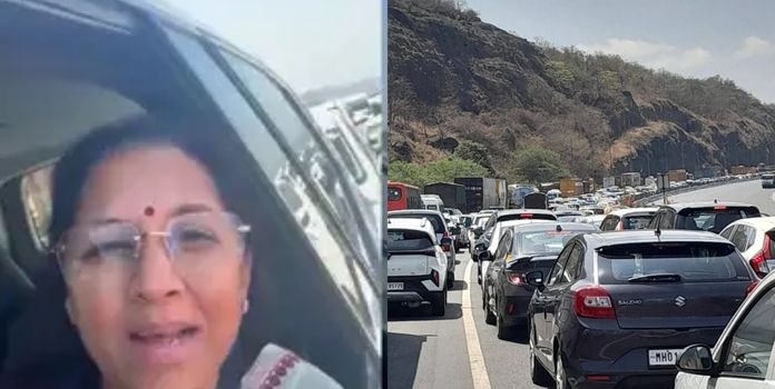Traffic Jam on Mumbai–Pune Expressway