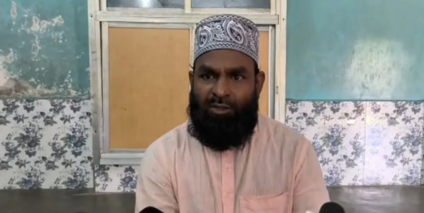 अवैध कब्जा केलेल्या जमिनीवर मशिद-मदरसे बांधणे चुकीचेच