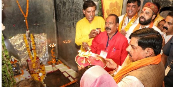मुख्यमंत्री मोहन यादव यांनी भोजशाळेत माता वाग्देवीचे दर्शन घेतले