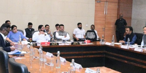 ८९ हजार कोटींच्या ५ अतिविशाल प्रकल्पांना विशेष प्रोत्साहनमुख्यमंत्री देवेंद्र फडणवीस; उद्योग विभाग मंत्रिमंडळ उपसमितीच्या बैठकीत मंजुरी