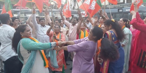 Dombivli BJP Celebration : भाजपाच्या विजयाचा कल्याण जिल्ह्याच्या वतीने साजरा केला आनंद