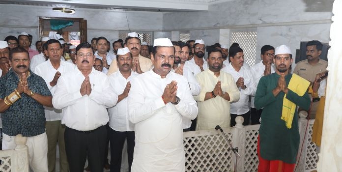 Dive Anjur Maha-Aarti