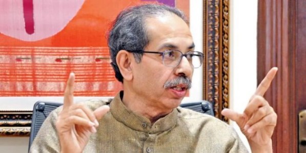 मातोश्रीवरील उबाठाच्या बैठकीस काही खासदार नॉट रिचेबल,तर काही ऑनलाईन,काही ऑफलाईन