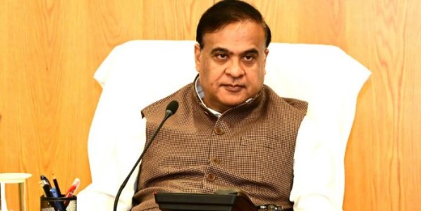 बांगलादेशी घुसखोरी रोखण्यासाठी आसामचा निर्णय; १८ वर्षांवरील व्यक्तींच्या आधार कार्ड वितरणावर निर्बंध