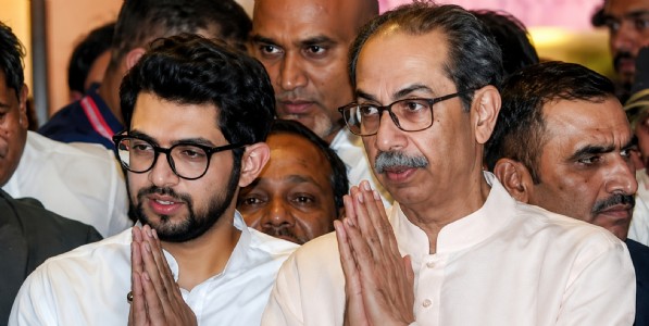 ऑपरेशन टायगर पार्ट-२? खासदारांनंतर आता आमदार आणि नगरसेवकही शिंदेंच्या वाटेवर?