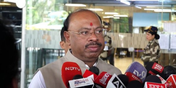 कांदा उत्पादकांना दिलासा देण्यासाठी सरकार सकारात्मक;महायुतीतील बंडखोरांना माघार घ्यायला लावू - महसूल मंत्री चंद्रशेखर बावनकुळे