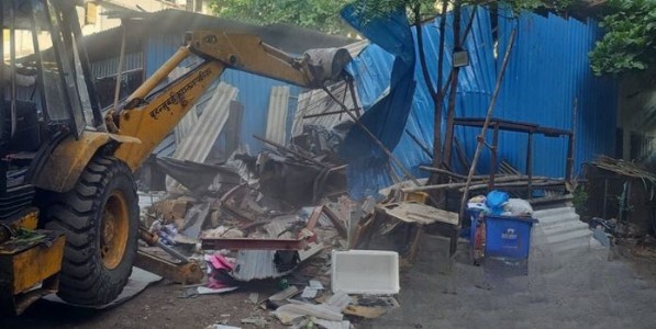 देवाभाऊंच्या सरकारचा अजून एक धडाका म्हणत आमदार अमीत साटम यांचे ट्वीट