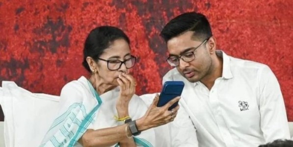 ममता बॅनर्जींची पक्षाच्या अध्यक्षपदावरून हकलपट्टी; अभिषेक बॅनर्जींचेही निलंबन