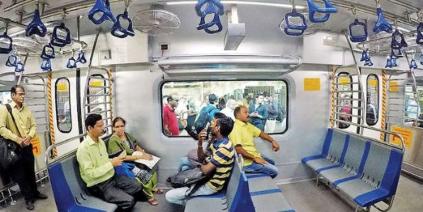 सोमवारपासून मध्य रेल्वेवर आणखी १२ एसी लोकल सेवा;