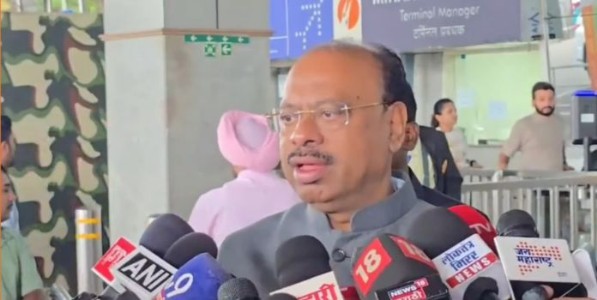 उद्धव ठाकरेंनी स्वतःच्या पक्षाची चिंता करावी; मुख्यमंत्री देवेंद्र फडणवीस २०३४ पर्यंत महाराष्ट्राला हवेत - महसूलमंत्री चंद्रशेखर बावनकुळे