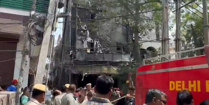 DELHI FIRE NEWS