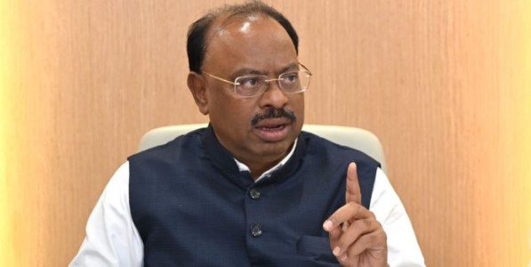 चंद्रशेखर बावनकुळे : देवस्थान इनाम जमीन प्रारूपाला स्थगिती, खारगे समिती स्थापन