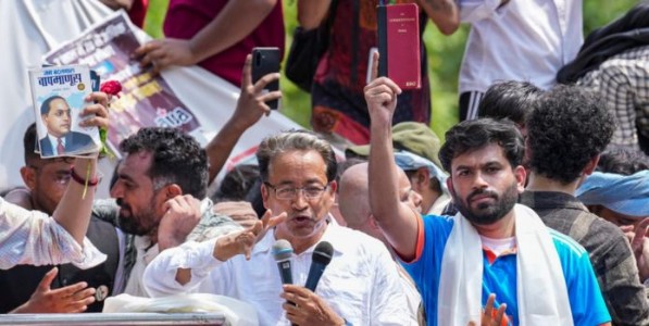 'कॉकरोच जनता पार्टी'च्या आंदोलनात सोनम वांगचुकही सहभागी, आणखी कोणाचा पाठिंबा?