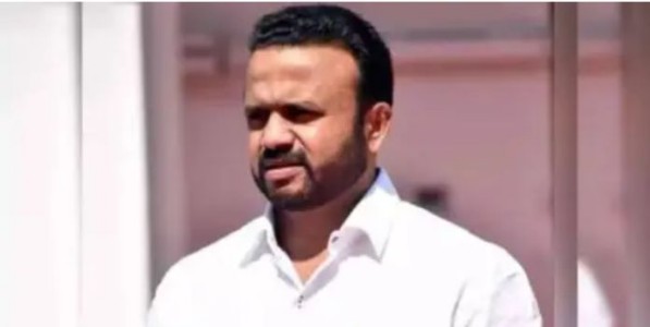 आ. बच्चू कडू यांच्याकडून मंत्री जयकुमार गोरेंविरोधात हक्कभंग