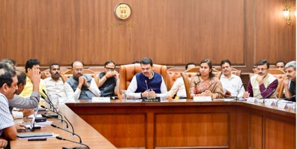 शेतकऱ्यांचे प्रश्न सोडविण्याला प्राधान्य देऊनच नाशिक 'रिंग रोड'चे काम पूर्ण करा;मुख्यमंत्री देवेंद्र फडणवीस यांच्या अधिकाऱ्यांना सूचना