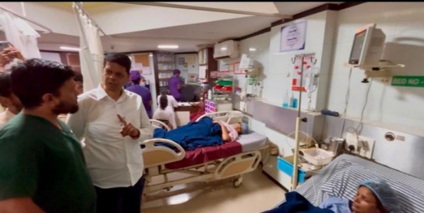 आझाद नगर दुर्घटनाग्रस्त परिसराची आमदार ॲड. निरंजन डावखरे यांची पाहणी; मृत बालकाच्या कुटुंबीयांची भेट घेऊन तातडीच्या मदतीची मागणी