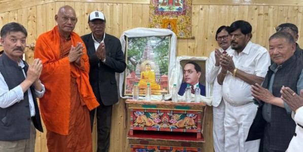 लडाख मध्ये बौद्ध विश्वविद्यापीठ स्थापन करणार - केंद्रीय राज्यमंत्री रामदास आठवले