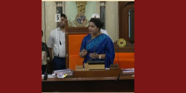 राष्ट्रवादी काँग्रेस आणि एमआयएम नगरसेविकांचे जात प्रमाणपत्र अवैध ठरल्याने सदस्यत्व रद्द;महापौरांनी पालिका सभागृहात केली घोषणा