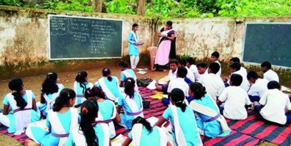 वास्तवाचे ओरखडे...