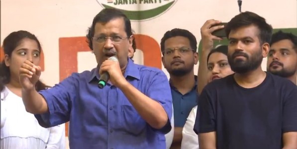 सोनम वांगचुक यांना देशाचे शिक्षणमंत्री करा!- अरविंद केजरीवाल
