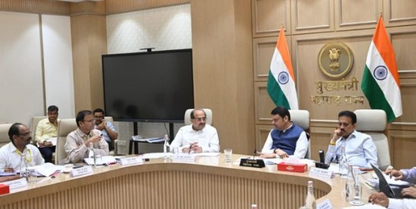 सिंचन प्रकल्प वेळेत पूर्ण करण्याचे मुख्यमंत्र्यांचे निर्देश; प्रधानमंत्री कृषी सिंचन योजनेतील २० प्रकल्प पूर्ण