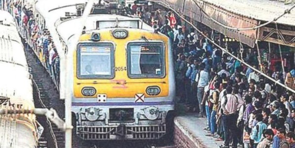 लोकल प्रवाशांसाठी खुशखबर! मध्य रेल्वे वाढवणार १० लोकलची प्रवासी क्षमता; जाणून घ्या सविस्तर