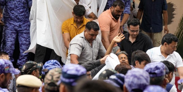 २० दिवसांपासून उपोषणावर बसलेले सोनम वांगचुक पहाटेच्या सुमारास रुग्णालयात दाखल, हायकोर्टाच्या आदेशानंतर पोलिसांची कारवाई