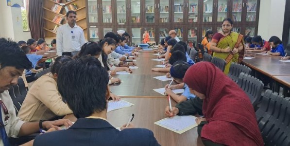 विद्यार्थ्यांच्या हस्ताक्षरातून ज्ञानेश्वरीचे लेखन.. कल्याणच्या आचिव्हर्स महाविद्यालयाचा अनोखा उपक्रम..