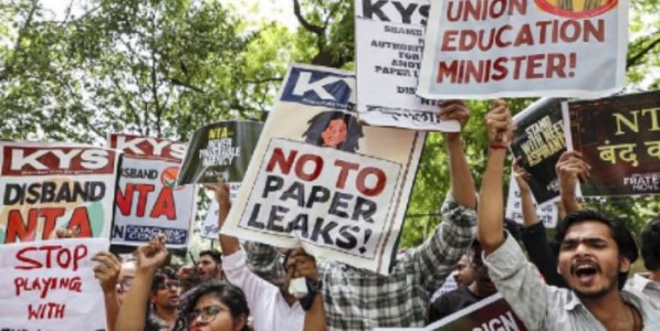 शिक्षणक्षेत्रातील आर्थिक चढाओढ व्यवस्थेच्या मुळावर! ‘नीट’ घडी बसवण्याचे आव्हान
