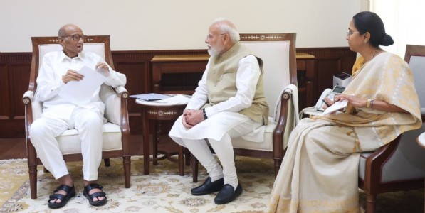 दिल्लीच्या राजकारणात मोठा भूकंप! जंतर-मंतरवरील आंदोलनानंतर शरद पवार अन् सुप्रिया सुळे थेट पंतप्रधान मोदींच्या भेटीला