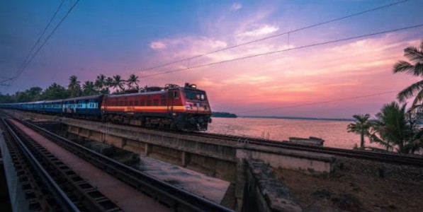 २०२६-२७ च्या रेल्वे अर्थसंकल्पात महाराष्ट्राची मोठी झेप; महाराष्ट्राला तब्बल ₹२३,९२६ कोटींची तरतूद;