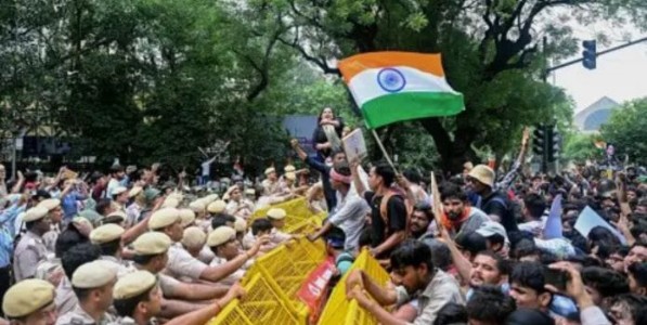 आरोपी तुरुंगात, तरी आंदोलक मैदानात का?