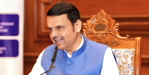मी मुंबईतच आहे अन् महाराष्ट्रातच राहणार!; केंद्रात जाण्याच्या चर्चांवर मुख्यमंत्री देवेंद्र फडणवीस स्पष्टच म्हणाले...
