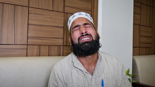 दोन शब्द बोलण्यासाठी दिपकेला वेळ नाही! सर्वांची ३५ दिवस सेवा करणाऱ्या 'जुनेदभाईं' यांना अश्रू अनावर