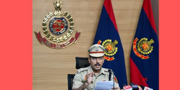 सोशल मीडियावर फेक न्यूजचा पूर; ४०० हून अधिक हँडल्सवर कारवाई