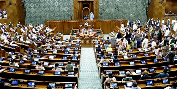 पेपरफुटी विरोधात केंद्र सरकारचे कठोर पाऊल! 'परीक्षा सुधारणा विधेयक २०२६' आज लोकसभेत...
