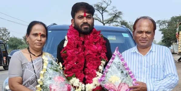 आंदोलन झालं, आता अभिजीत दिपके बोहोल्यावर चढणार! लग्नासाठी स्थळ येत असल्याचा आईनेच केला खुलासा